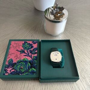 GUCCI stainless steel green leather grip watch (unisex)